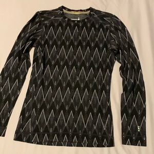 Smartwool Base Layer Sweater. Size M. Color black with a beautiful design.